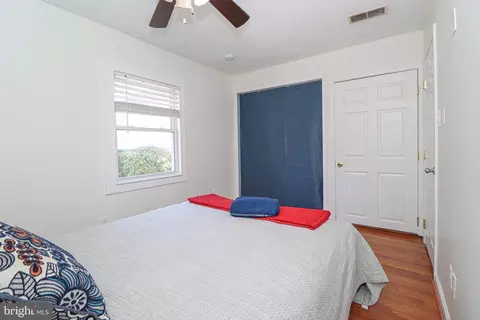Bedroom - 1719 Fairhill Dr, Edgewater, MD 21037 photo 2 of 3