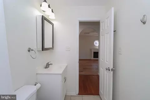 Entry Way - 1719 Fairhill Dr, Edgewater, MD 21037 photo 6 of 6