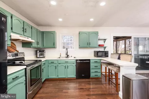 Kitchen - 48 Fox Run Way, Arnold, MD 21012 photo 1 of 2