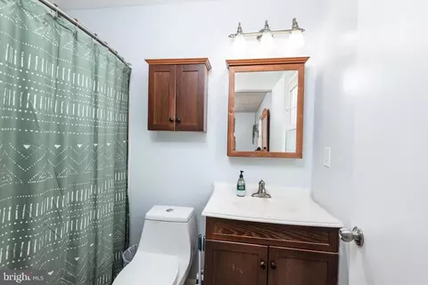 Bath - 48 Fox Run Way, Arnold, MD 21012 photo 2 of 3