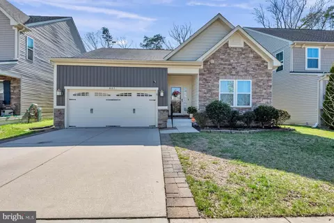 807 Creekside Village Blvd, Glen Burnie, MD 21060