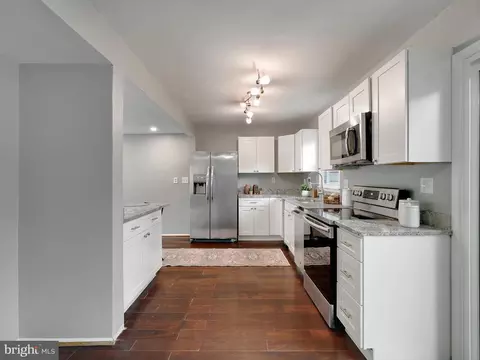 Kitchen - 2110 Laurance Ct, Crofton, MD 21114 photo 3 of 5