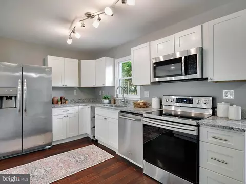 Kitchen - 2110 Laurance Ct, Crofton, MD 21114 photo 4 of 5