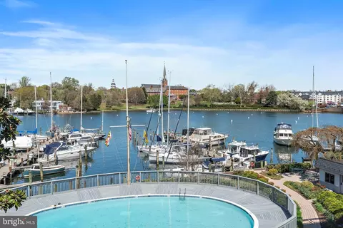 301 Burnside St #B 302, Annapolis, MD 21403