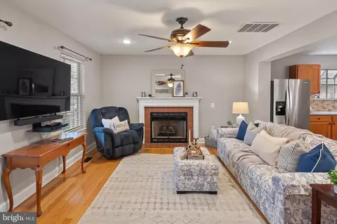 3745 Beach Drive Blvd, Edgewater, MD 21037 photo 8