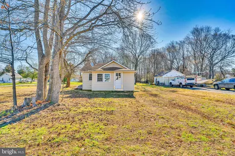 4871 Avery Rd, Shady Side, MD 20764