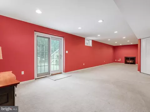 Living - 2805 Erics Ct, Crofton, MD 21114 photo 5 of 6
