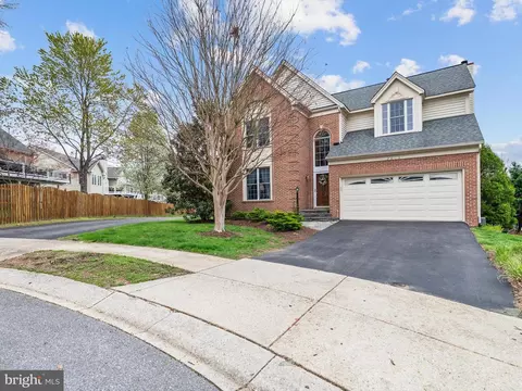 2805 Erics Ct, Crofton, MD 21114