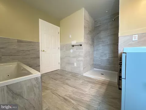 Bath - 1201 Rock Hill Rd, Pasadena, MD 21122 photo 6 of 9
