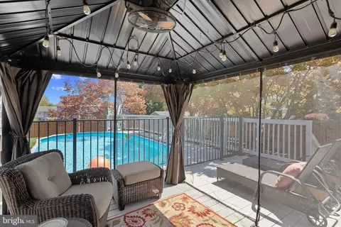 7909 Wiltshire Ct, Pasadena, MD 21122 photo 6