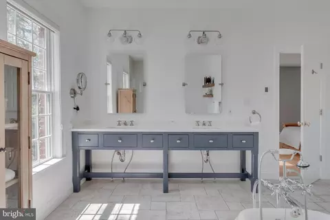 Bath - 3434 Hidden River View Rd, Annapolis, MD 21403 photo 2 of 4