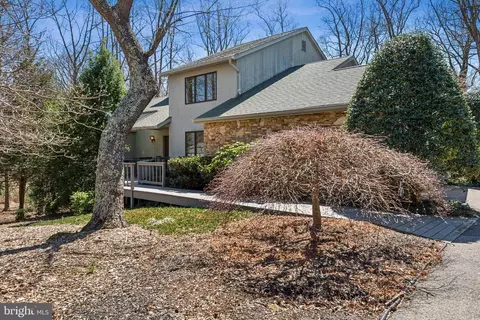 305 Eatons Landing Dr, Annapolis, MD 21401