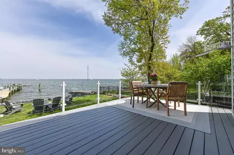 Exterior - 7023 Bay Front Dr, Annapolis, MD 21403 photo 7 of 9