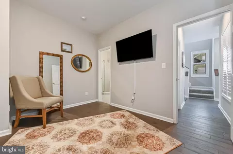 Entry Way - 7023 Bay Front Dr, Annapolis, MD 21403 photo 3 of 5