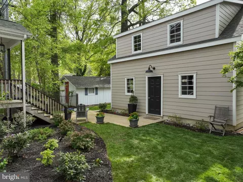 Exterior - 7023 Bay Front Dr, Annapolis, MD 21403 photo 5 of 9