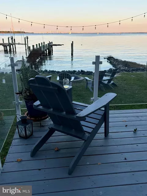 View/Area - 7023 Bay Front Dr, Annapolis, MD 21403 photo 3 of 12