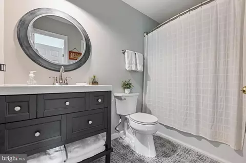 Bath - 7023 Bay Front Dr, Annapolis, MD 21403 photo 6 of 6