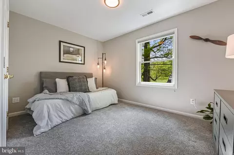 Bedroom - 7023 Bay Front Dr, Annapolis, MD 21403 photo 5 of 7
