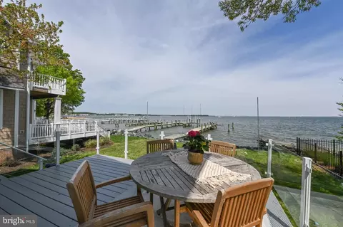 Exterior - 7023 Bay Front Dr, Annapolis, MD 21403 photo 8 of 9