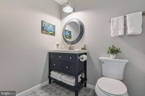 Bath - 7023 Bay Front Dr, Annapolis, MD 21403 photo 5 of 6