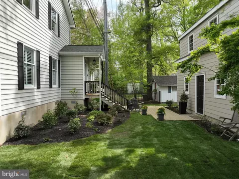 Exterior - 7023 Bay Front Dr, Annapolis, MD 21403 photo 3 of 9