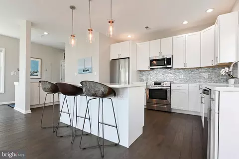 Kitchen - 7023 Bay Front Dr, Annapolis, MD 21403 photo 2 of 6