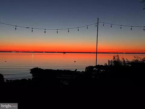 View/Area - 7023 Bay Front Dr, Annapolis, MD 21403 photo 9 of 12