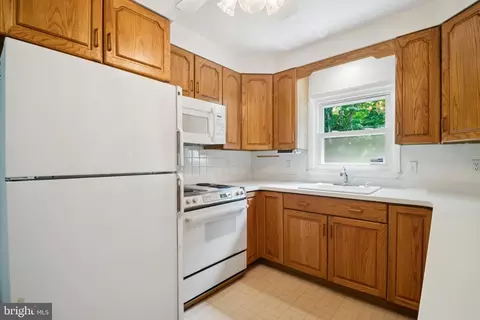 243 Ironshire S, Laurel, MD 20724 photo 7