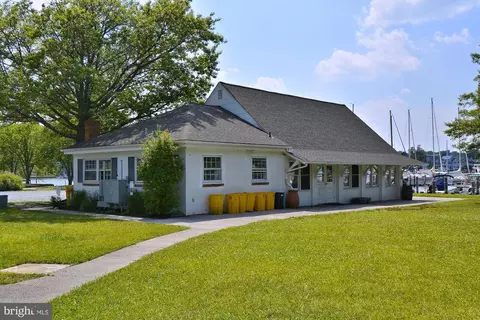 61 E Lake Dr, Annapolis, MD 21403 photo 9