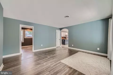 Living - 302 Haskell Dr, Arnold, MD 21012 photo 3 of 5