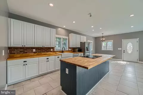 Kitchen - 302 Haskell Dr, Arnold, MD 21012 photo 3 of 3