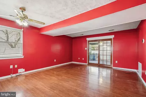 Living - 739 Match Point Dr, Arnold, MD 21012 photo 3 of 4