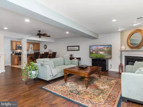 Living - 1221 Whetstone Dr, Arnold, MD 21012 photo 3 of 4