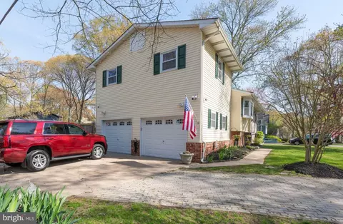 241 11th St, Pasadena, MD 21122 photo 3