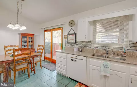 241 11th St, Pasadena, MD 21122 photo 12