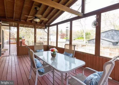 241 11th St, Pasadena, MD 21122 photo 8