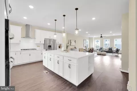 Entry Way - 3268 Watershed Blvd, Laurel, MD 20724 photo 2 of 11
