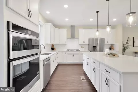 Kitchen - 3268 Watershed Blvd, Laurel, MD 20724 photo 3 of 4