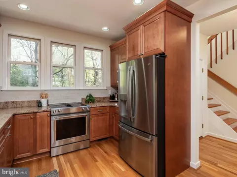 Kitchen - 336 Severn Rd, Annapolis, MD 21401 photo 2 of 3