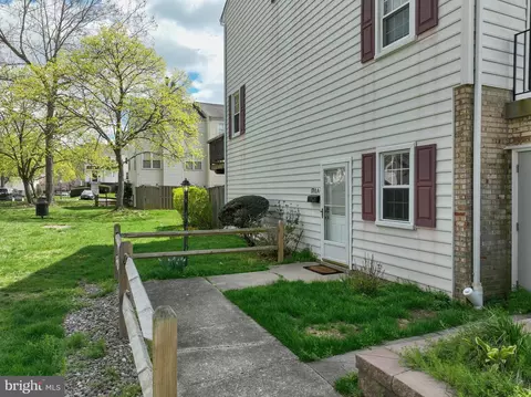 1701 W A W Bancroft Ln, Crofton, MD 21114