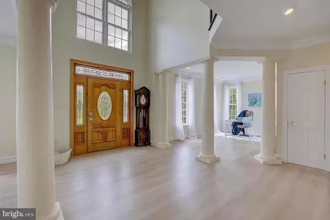 Entry Way - 8177 Bodkin Ave, Pasadena, MD 21122 photo 1 of 6