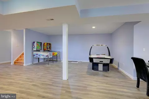 Entry Way - 8177 Bodkin Ave, Pasadena, MD 21122 photo 6 of 6