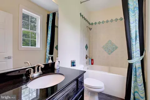 Bath - 8177 Bodkin Ave, Pasadena, MD 21122 photo 6 of 14
