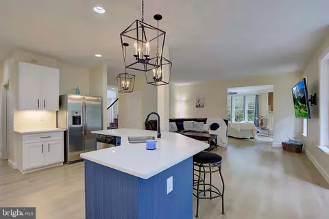 Kitchen - 8177 Bodkin Ave, Pasadena, MD 21122 photo 5 of 5