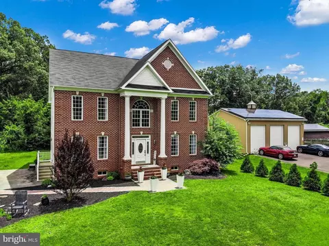 Exterior - 8177 Bodkin Ave, Pasadena, MD 21122 photo 4 of 10