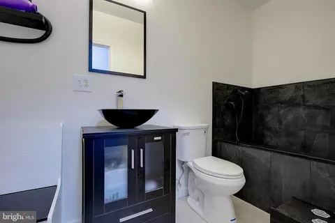 Bath - 8177 Bodkin Ave, Pasadena, MD 21122 photo 13 of 14