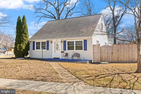 101 Glenwood Dr, Glen Burnie, MD 21060