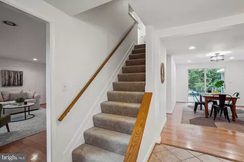 Entry Way - 555 Bay Green Dr, Arnold, MD 21012 photo 2 of 3