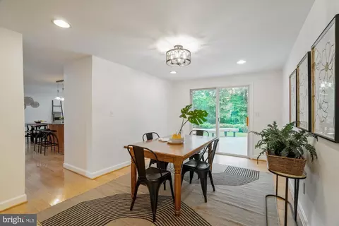 Dining - 555 Bay Green Dr, Arnold, MD 21012 photo 2 of 2