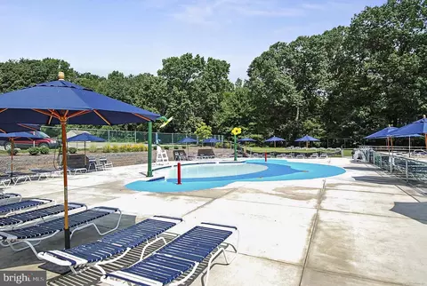 Exterior - 555 Bay Green Dr, Arnold, MD 21012 photo 10 of 17